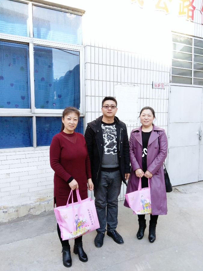 绥德段为女职工送上节日的祝福.jpg